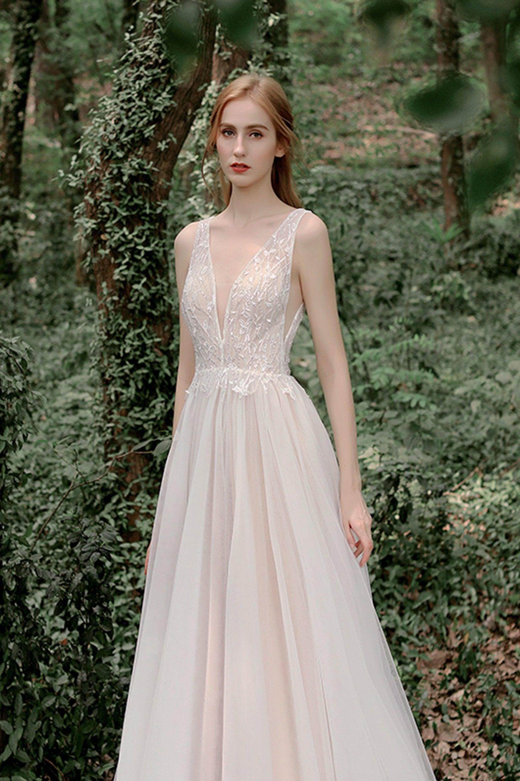 A-Line Sweep-Brush Train Lace Tulle Wedding Dress CW2750 - COCOMELODY